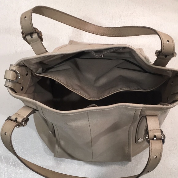 Tod’s Pocketbook - Picture 4 of 5